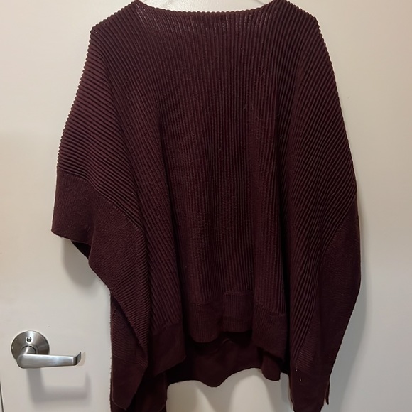 NWOT Knit Poncho - Picture 4 of 6